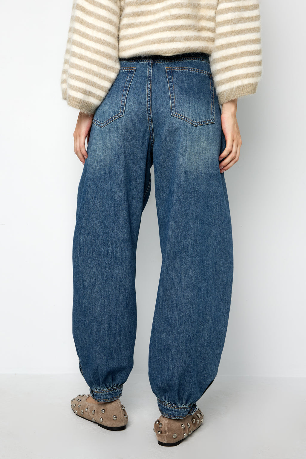 Balloon Jeans With Button End