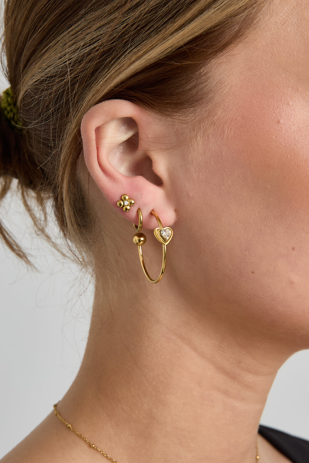Hoop earrings with heart